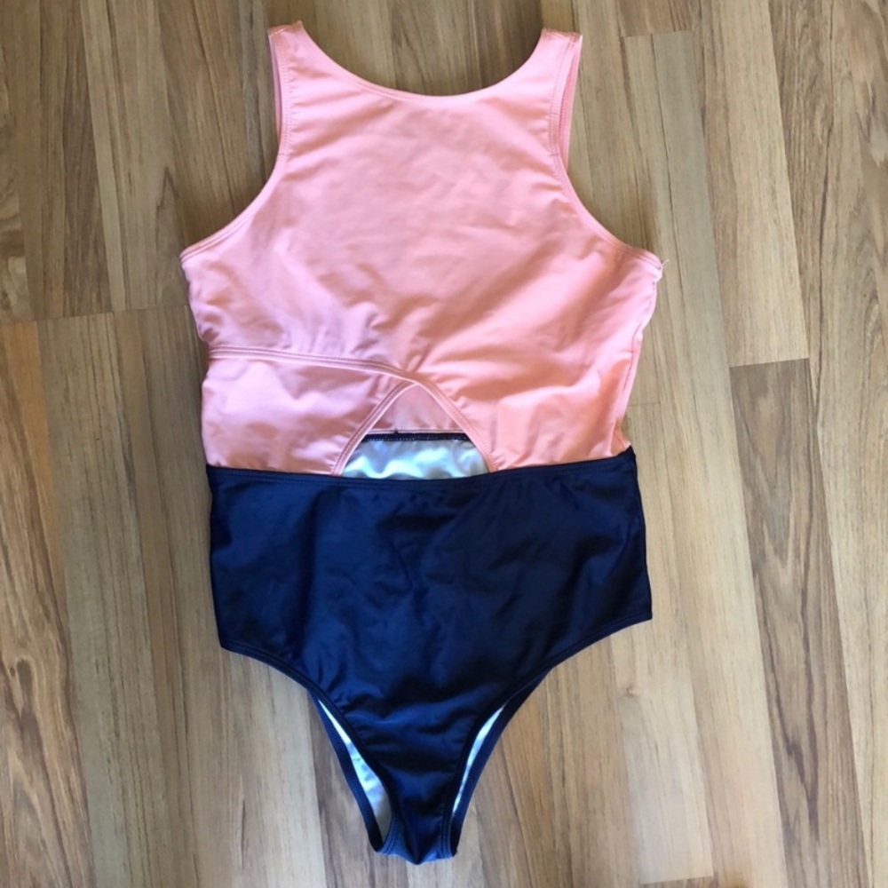 Cupshe one piece cut out bathing swim suit L